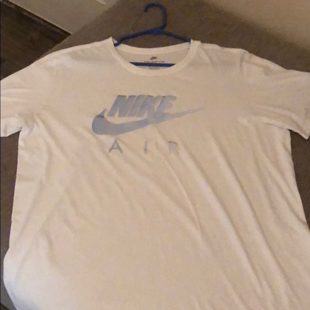 Nike size large men’s t shirt holographic